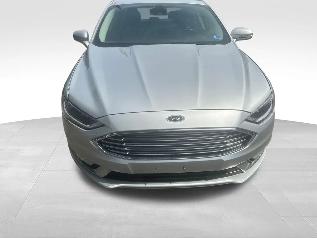 Used 2017 Silver Ford SE image 32