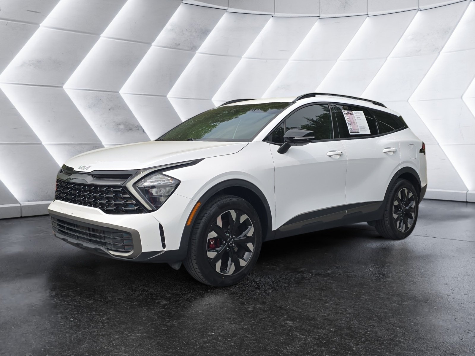Used 2023 White Kia X-Line image 1