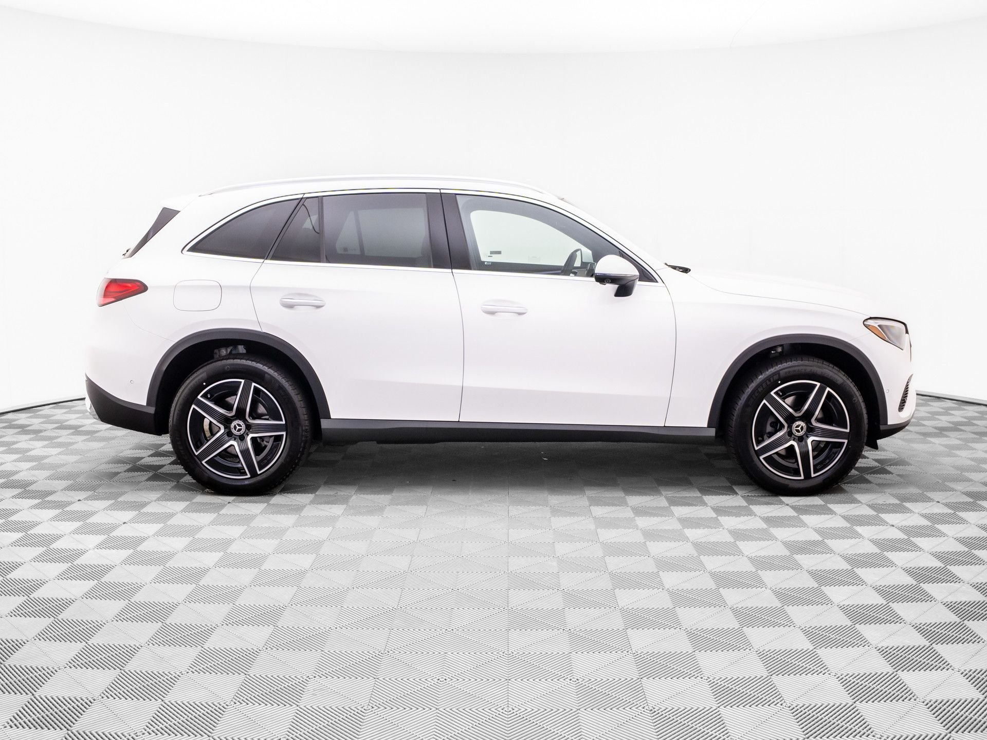New 2026 White Mercedes-Benz GLC 300 image 6
