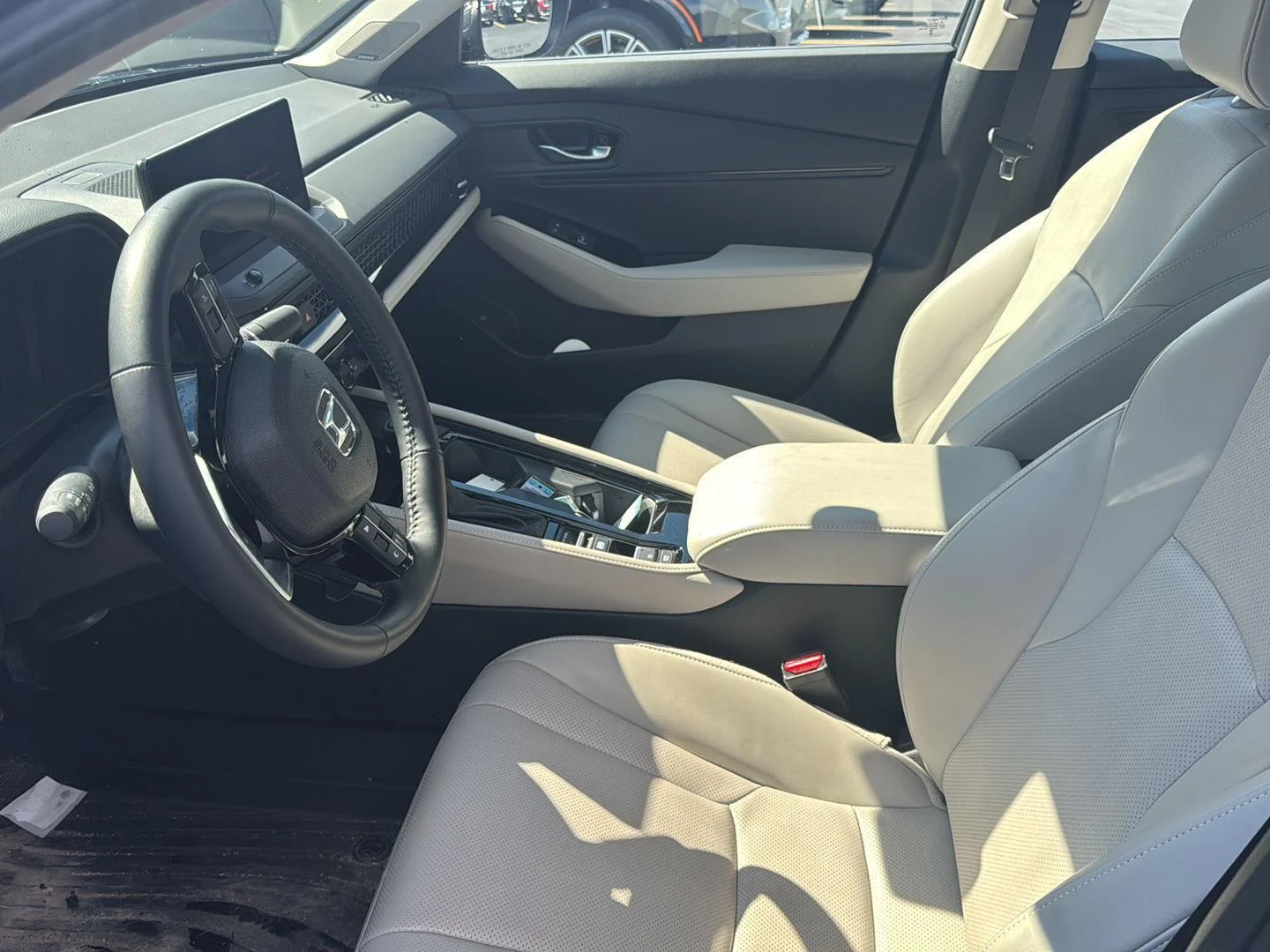 Used 2026 Meteorite Gray Metallic Honda Touring image 9