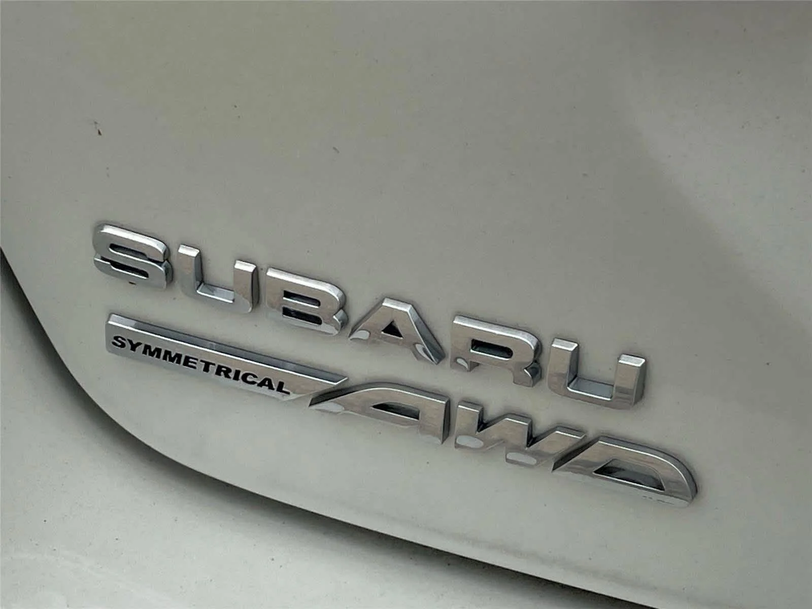Used 2024 Crystal White Pearl Subaru  image 7