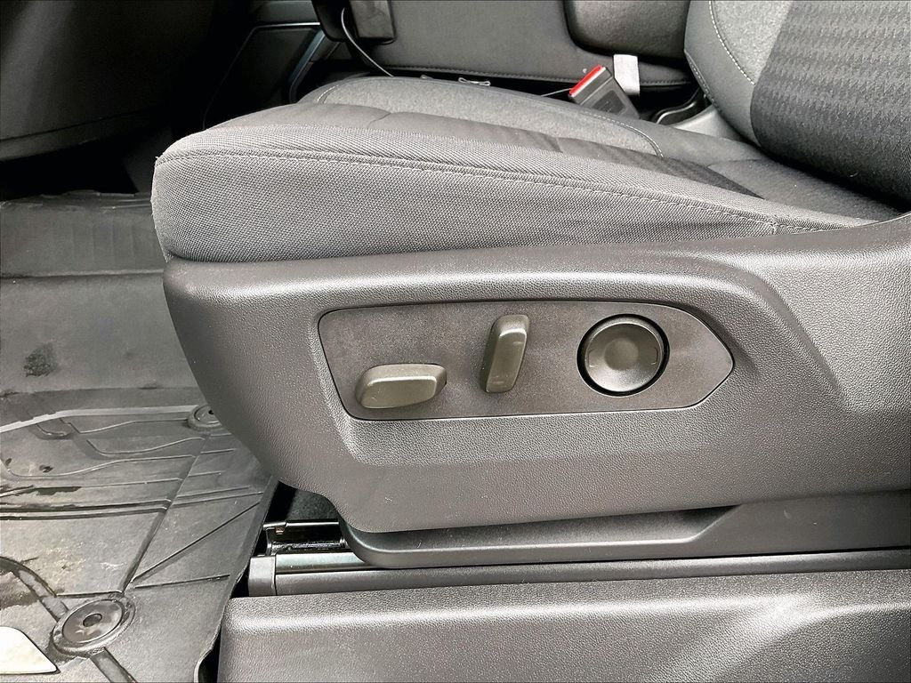 Used 2023 Gray Chevrolet LT image 27