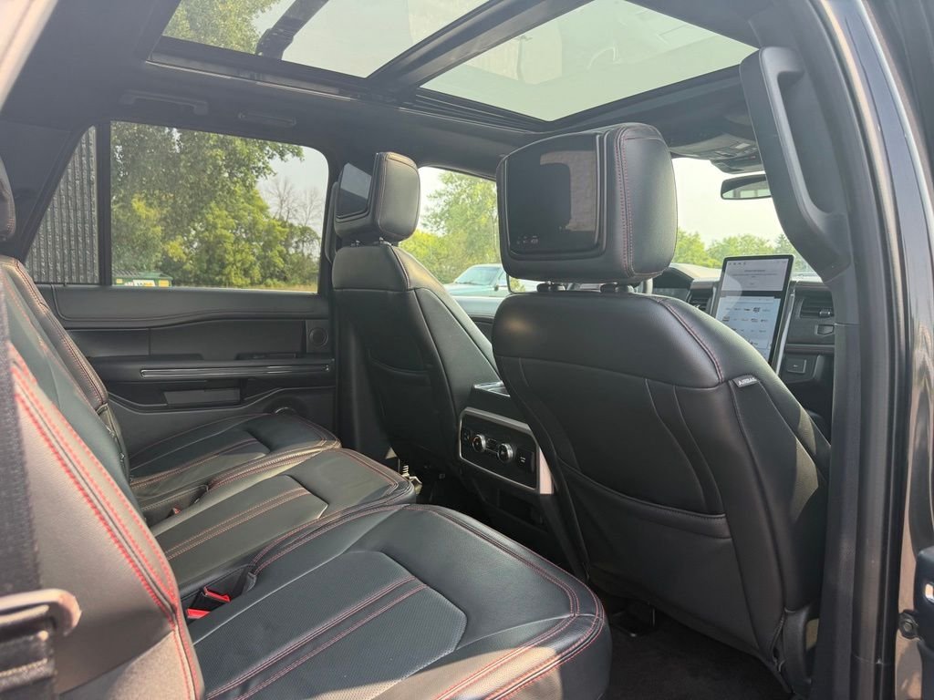 Used 2023  Ford Limited image 30