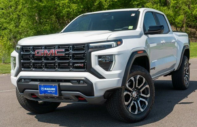 2024 GMC Canyon 4WD AT4 Crew Cab Short Box's photo