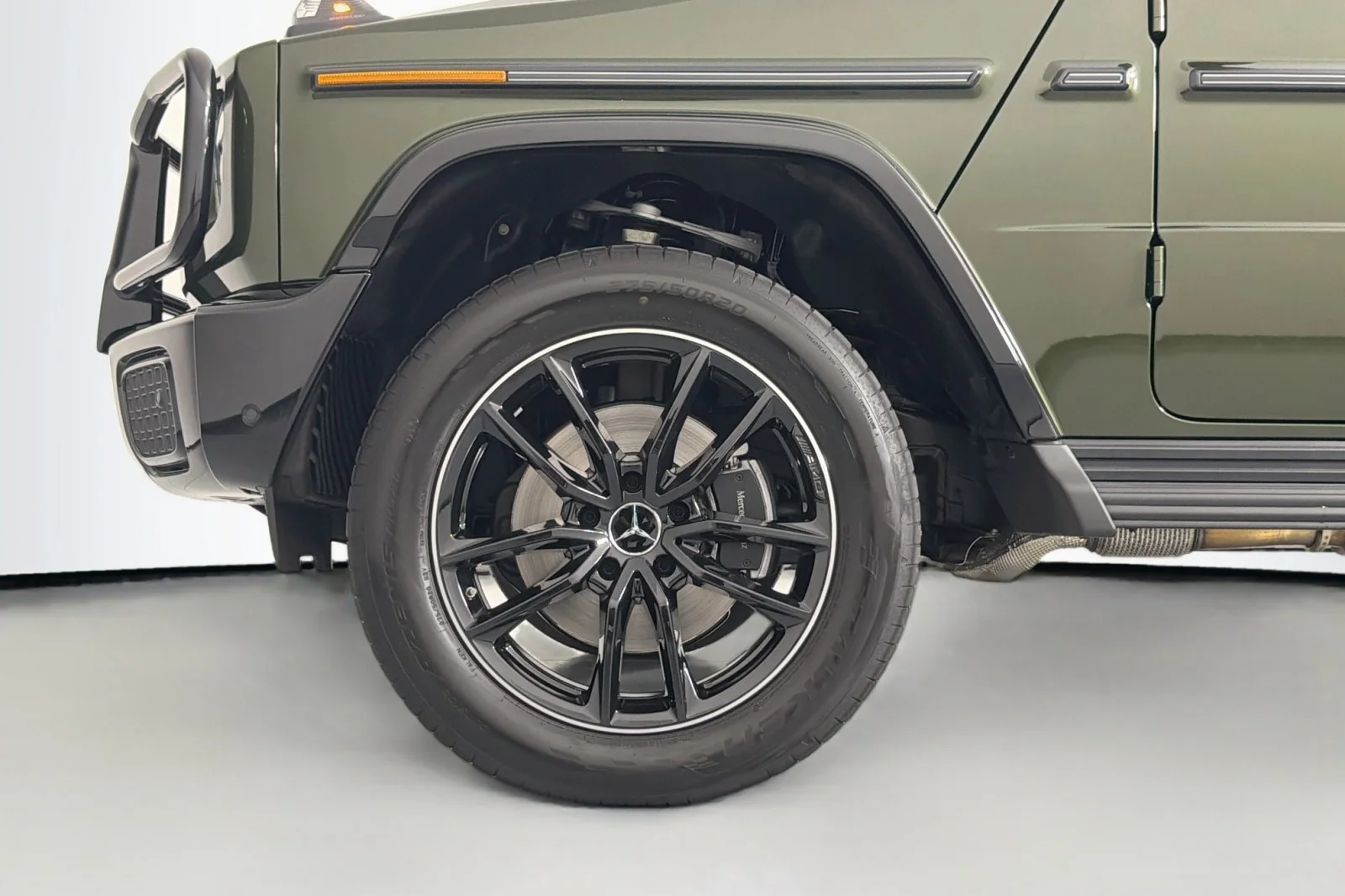 Certified Used 2025 MANUFAKTUR Olive Metallic Mercedes-Benz G 550 image 11