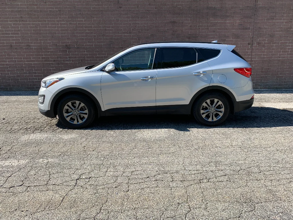 Used 2014 Moonstone Silver Hyundai 2.4L (A6) image 2