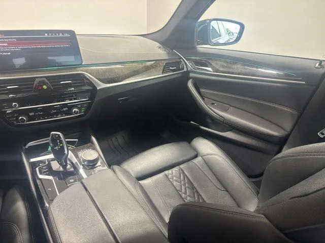 Used 2023 Black BMW 540i image 20