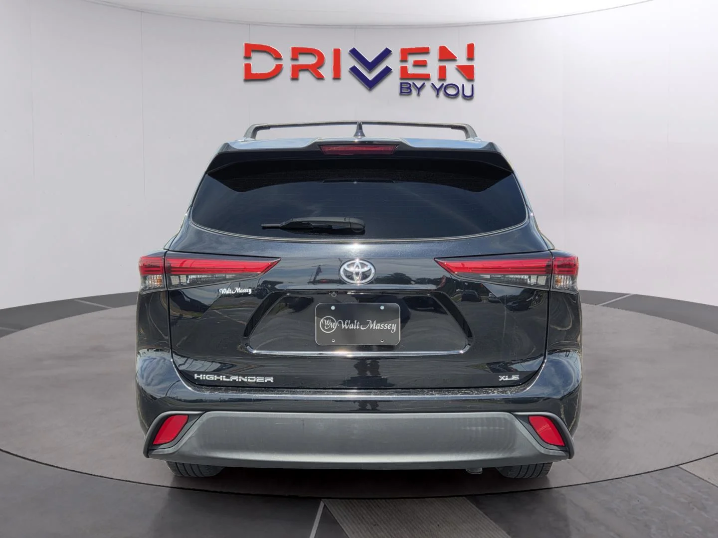 Used 2021 Midnight Black Metallic Toyota XLE image 4