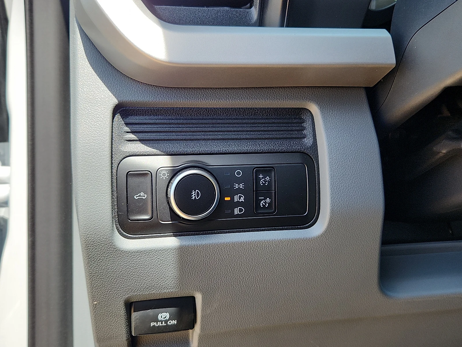 New 2026 Oxford White Ford F-450® XL image 16