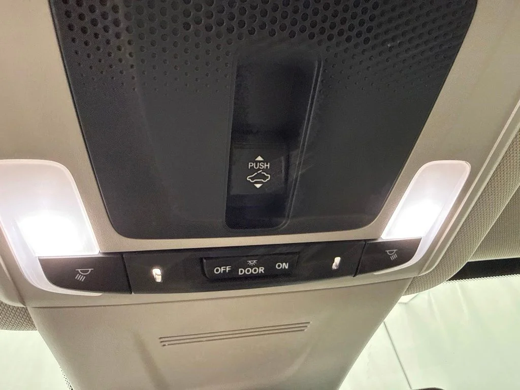 Used 2025 Silver Honda EX-L image 23