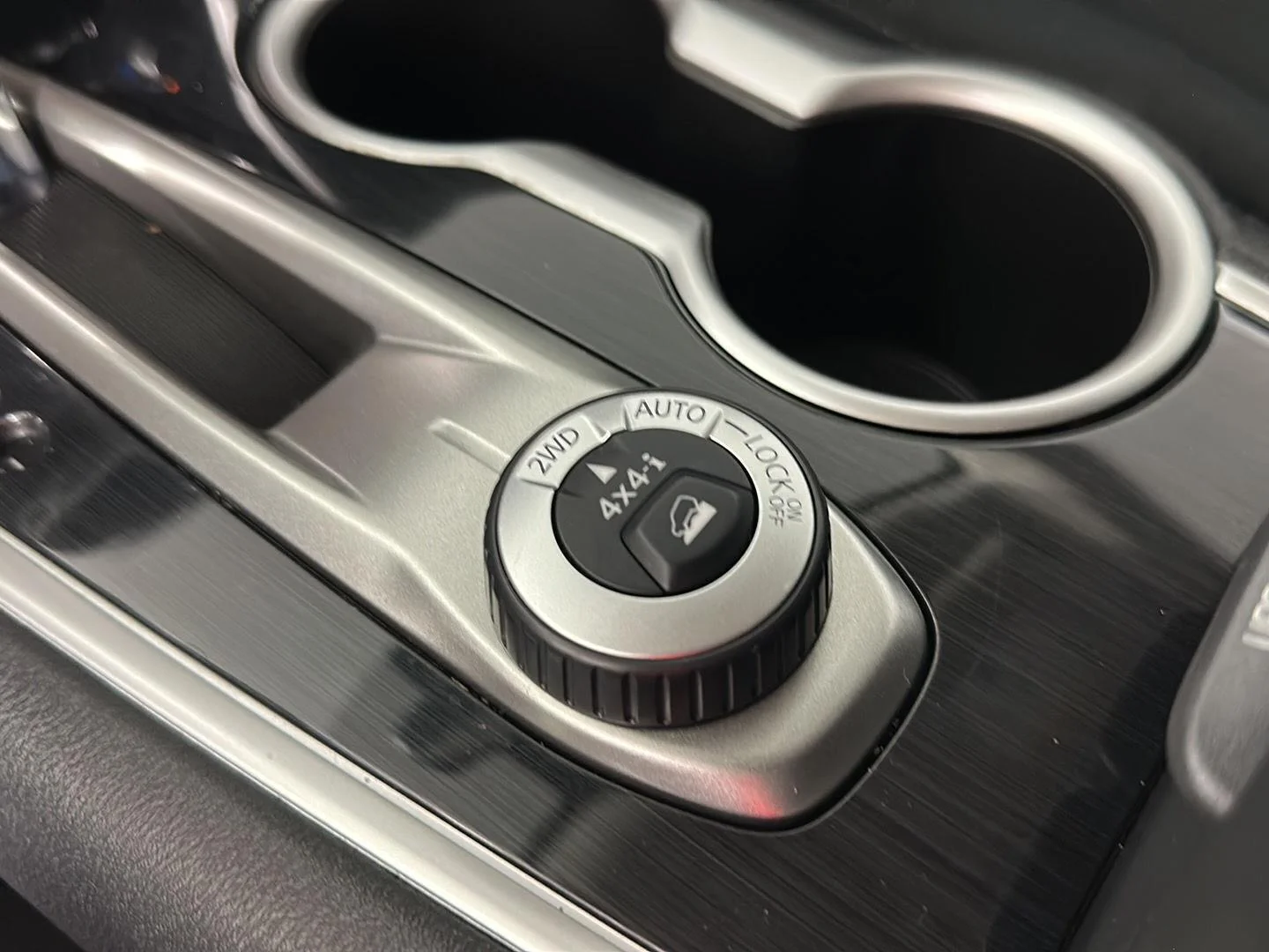 Used 2019 Midnight Pine Metallic Nissan SV image 19
