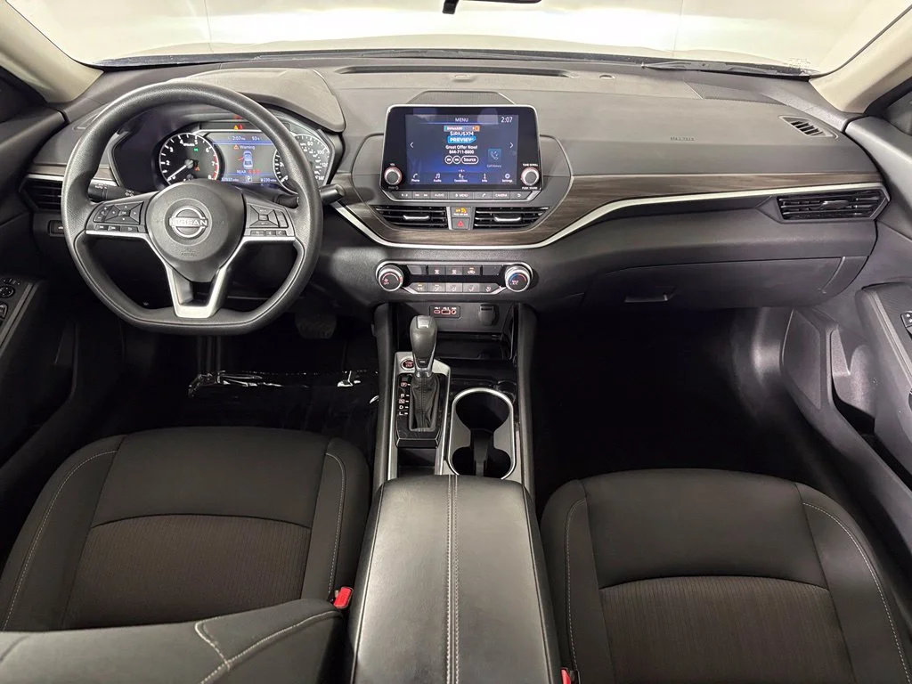 Used 2024 Black Nissan 2.5 SV image 27