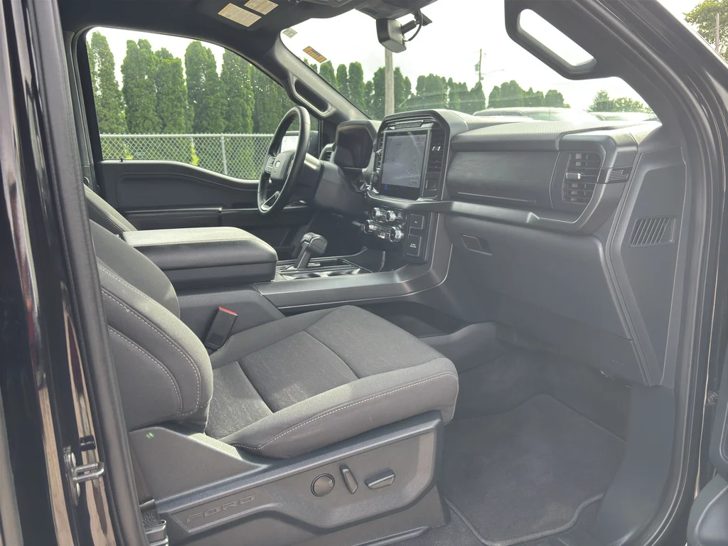 Used 2024 Agate Black Metallic Ford XLT image 14