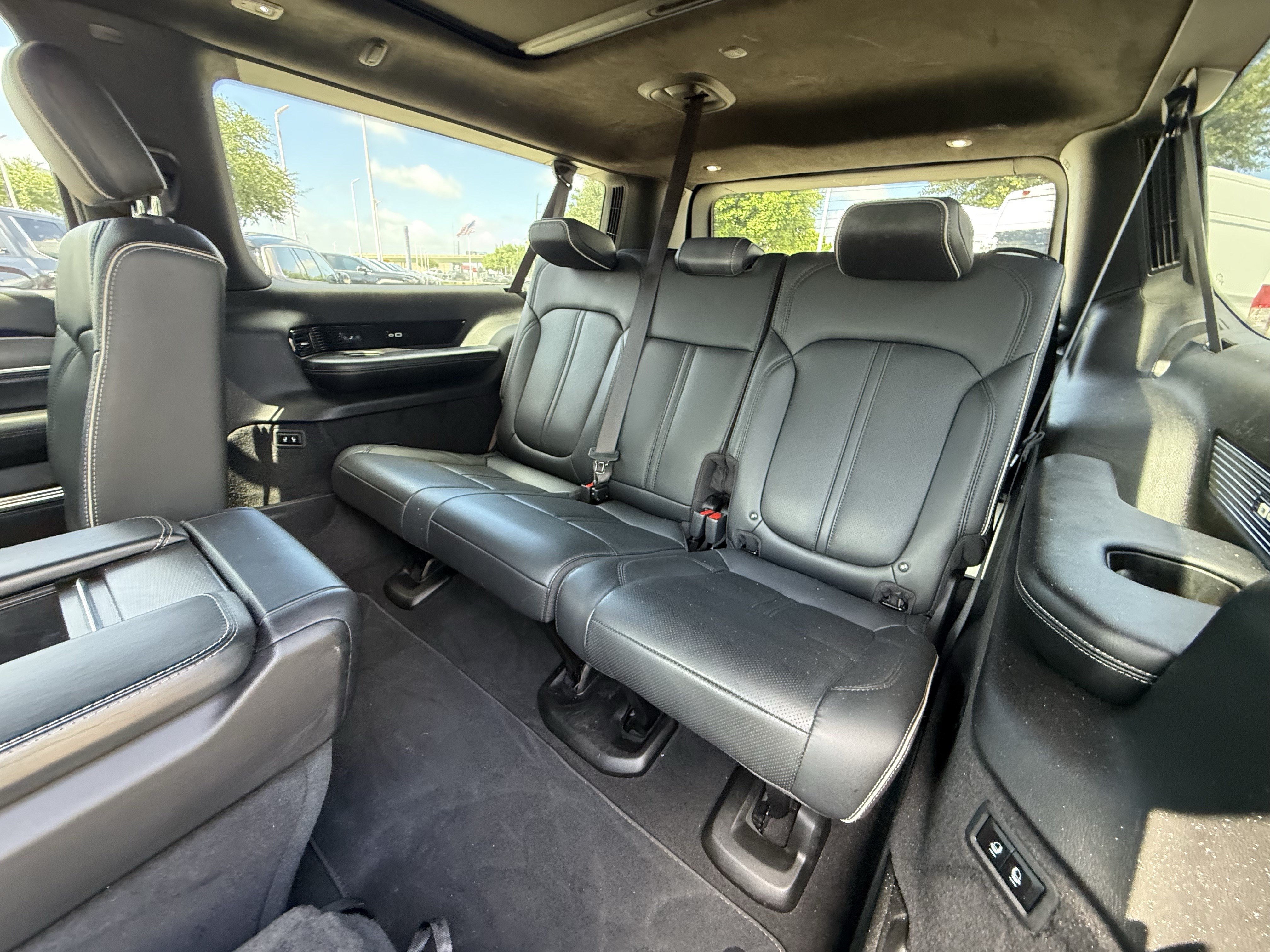 Used 2024 Baltic Gray Metallic Clearcoat Jeep  image 30