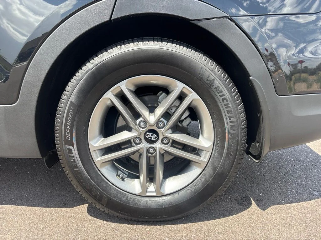 Used 2018 Black Hyundai 2.4 Base image 34