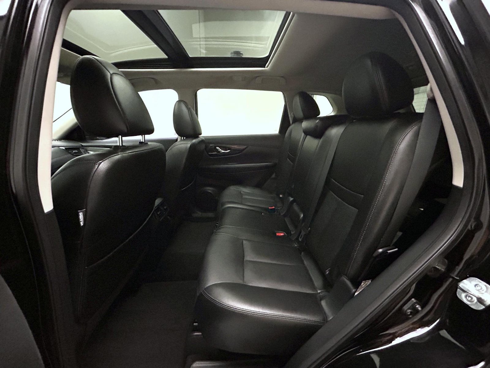 Used 2019 Black Nissan SL image 19