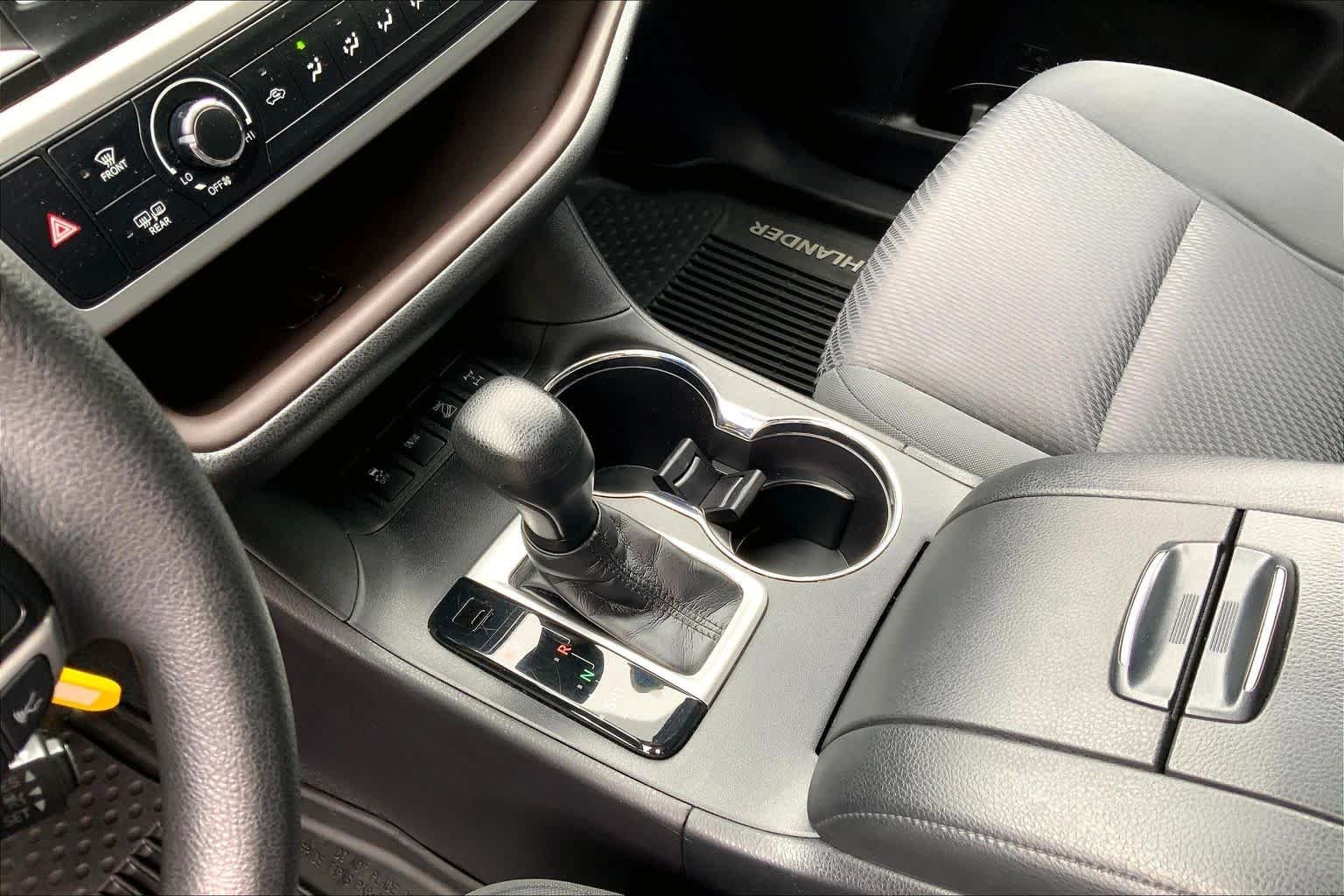 Used 2019 Midnight Black Metallic Toyota LE image 17