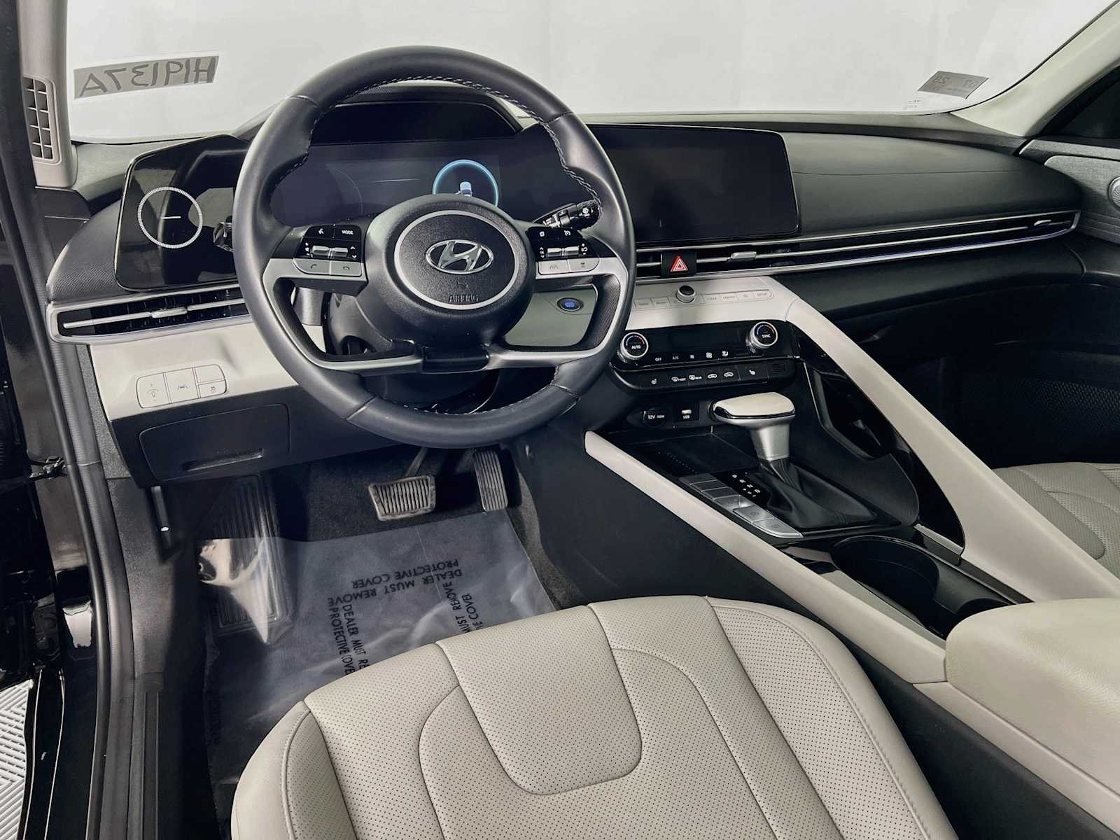 Used 2023 Onyx Black Hyundai Limited image 9