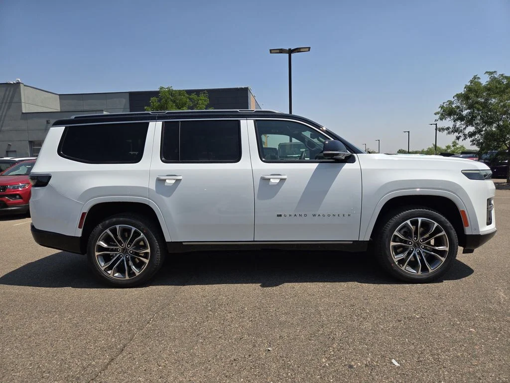 New 2026 Bright White Clearcoat Jeep Summit Reserve image 4