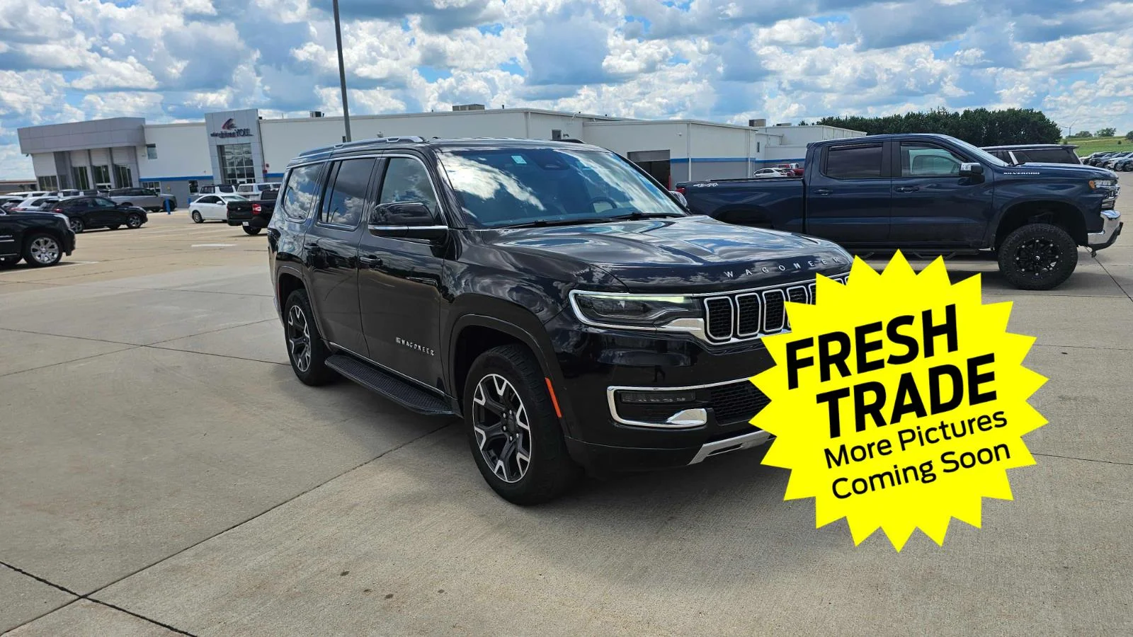Used 2024 Diamond Black Crystal Pearlcoat Jeep Series III image 5