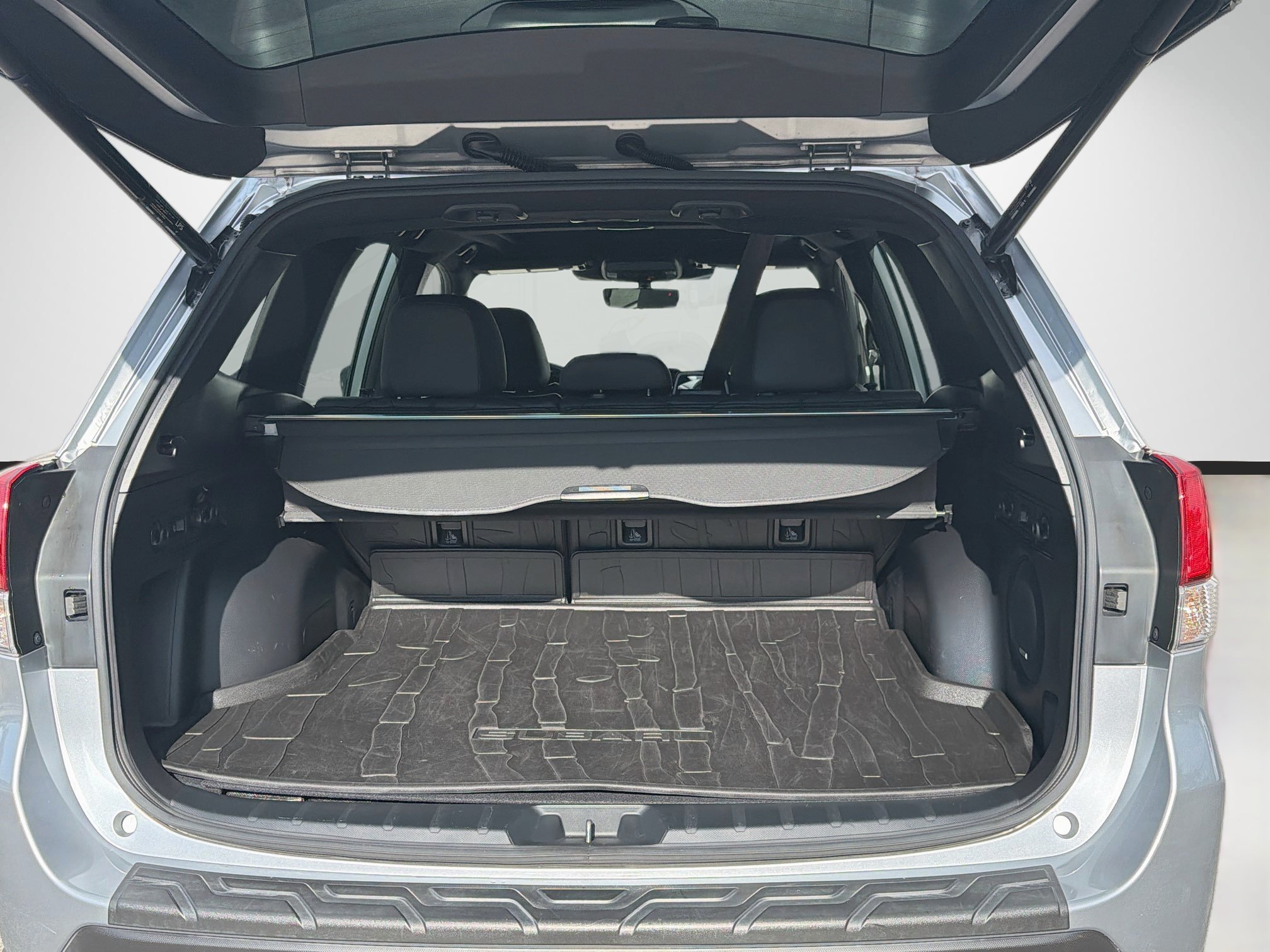 Used 2022 Ice Silver Metallic Subaru Wilderness image 12