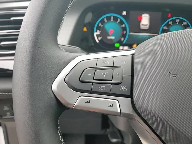 2025 Volkswagen Atlas Cross Sport SE - Photo 19