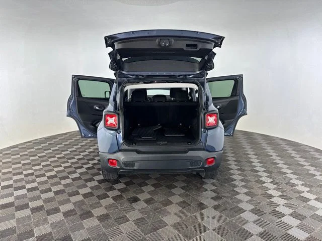 Used 2019 Blue Jeep Latitude image 18