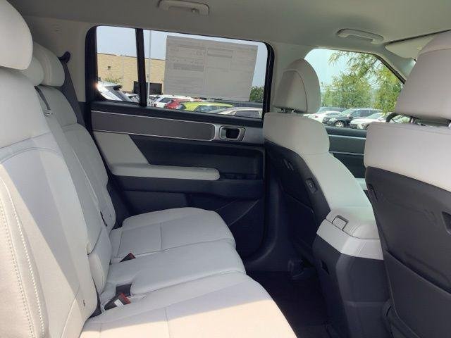 New 2027 Silver Hyundai SE image 25