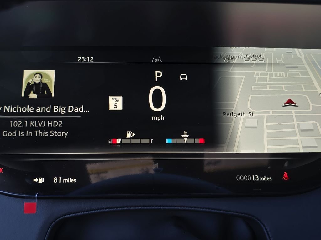 New 2026 Santorini Black Land Rover Dynamic SE image 20