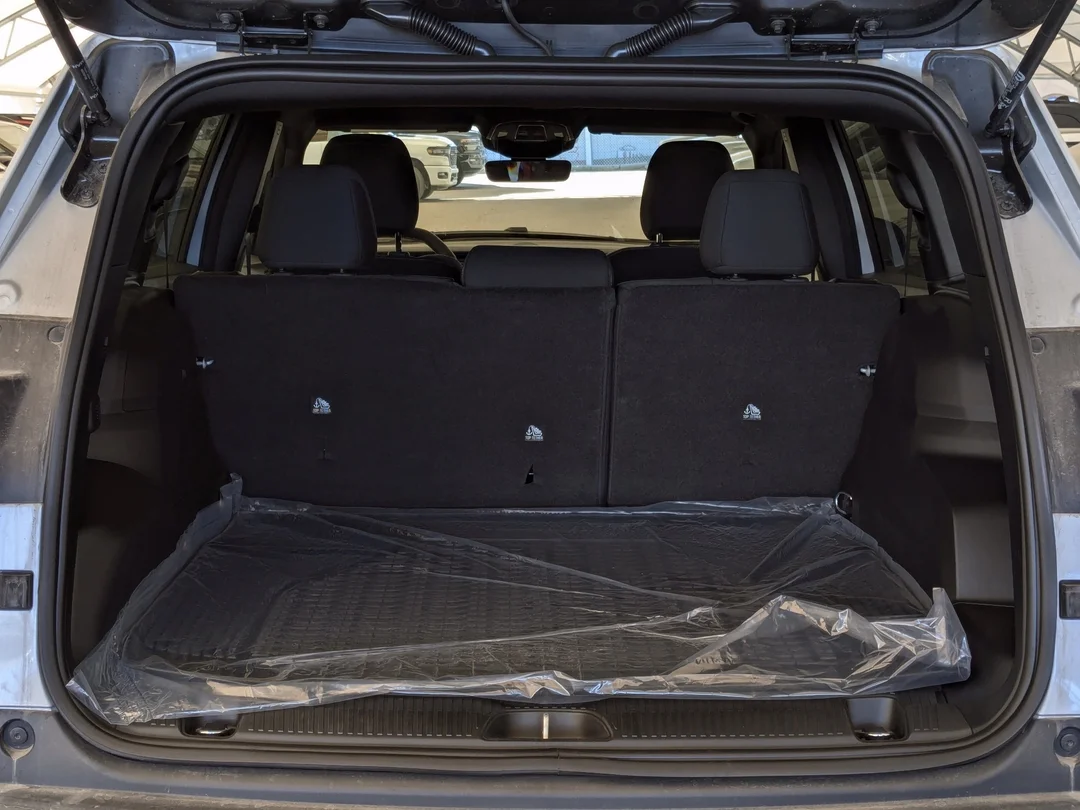 New 2026 Silver Jeep Laredo - - 4x4 - 1.6L Turbo Hybrid - Uconnect 5 w/ 12.3 Screen & More! image 26
