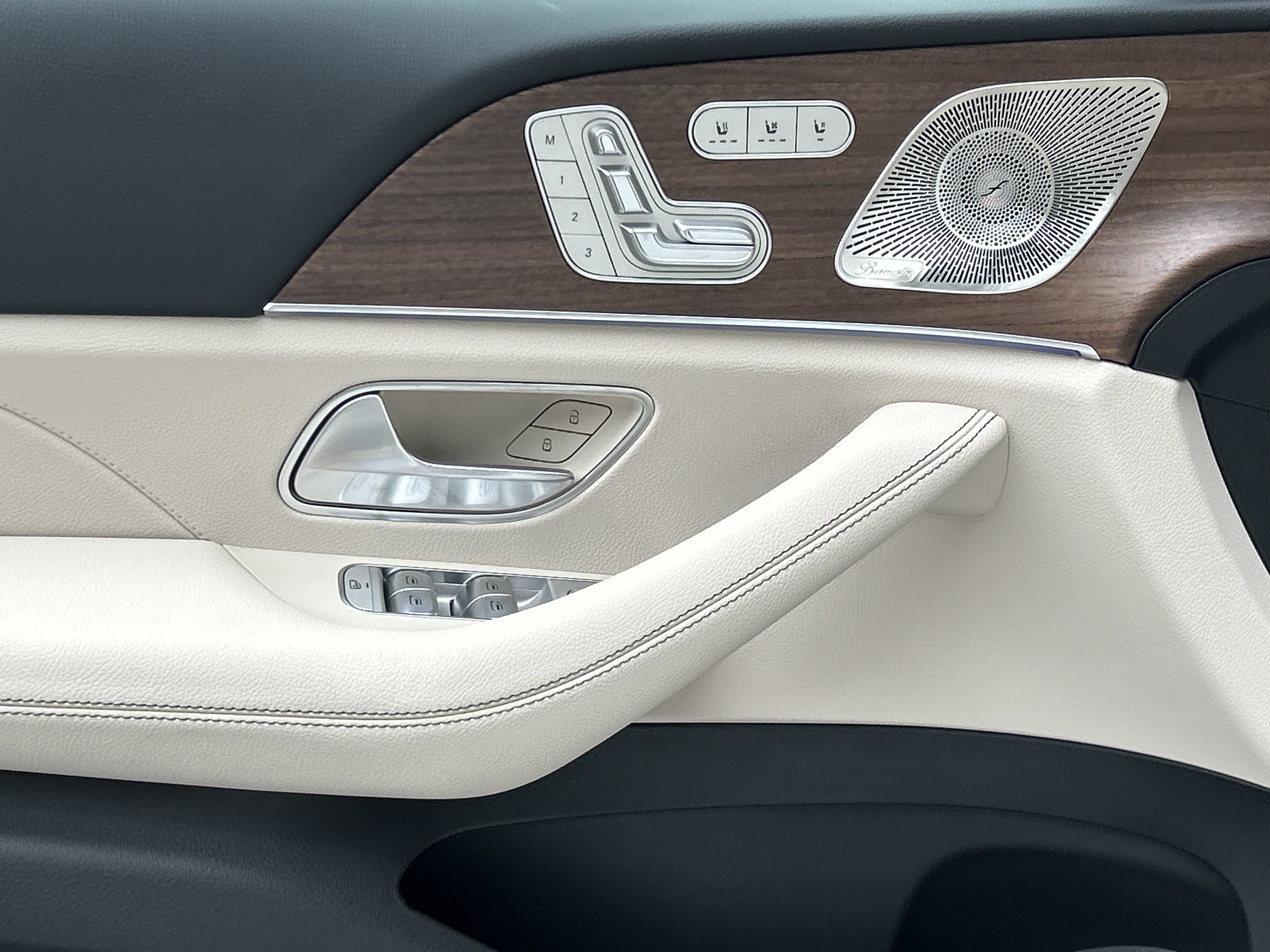 New 2026 Polar White Mercedes-Benz GLE 350 SUV image 16