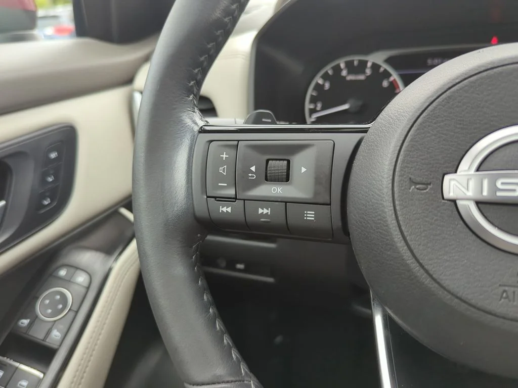 Used 2023 Red Nissan SL image 23