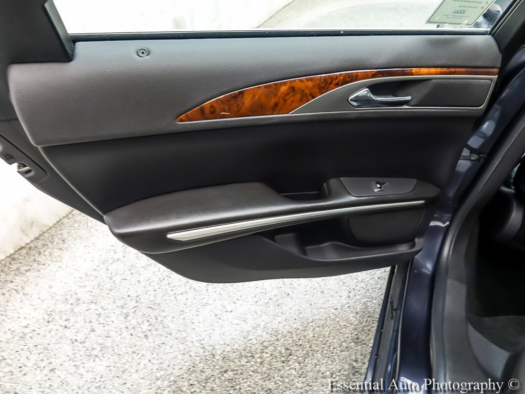 Used 2013 Quartz Metallic Lincoln Base image 19