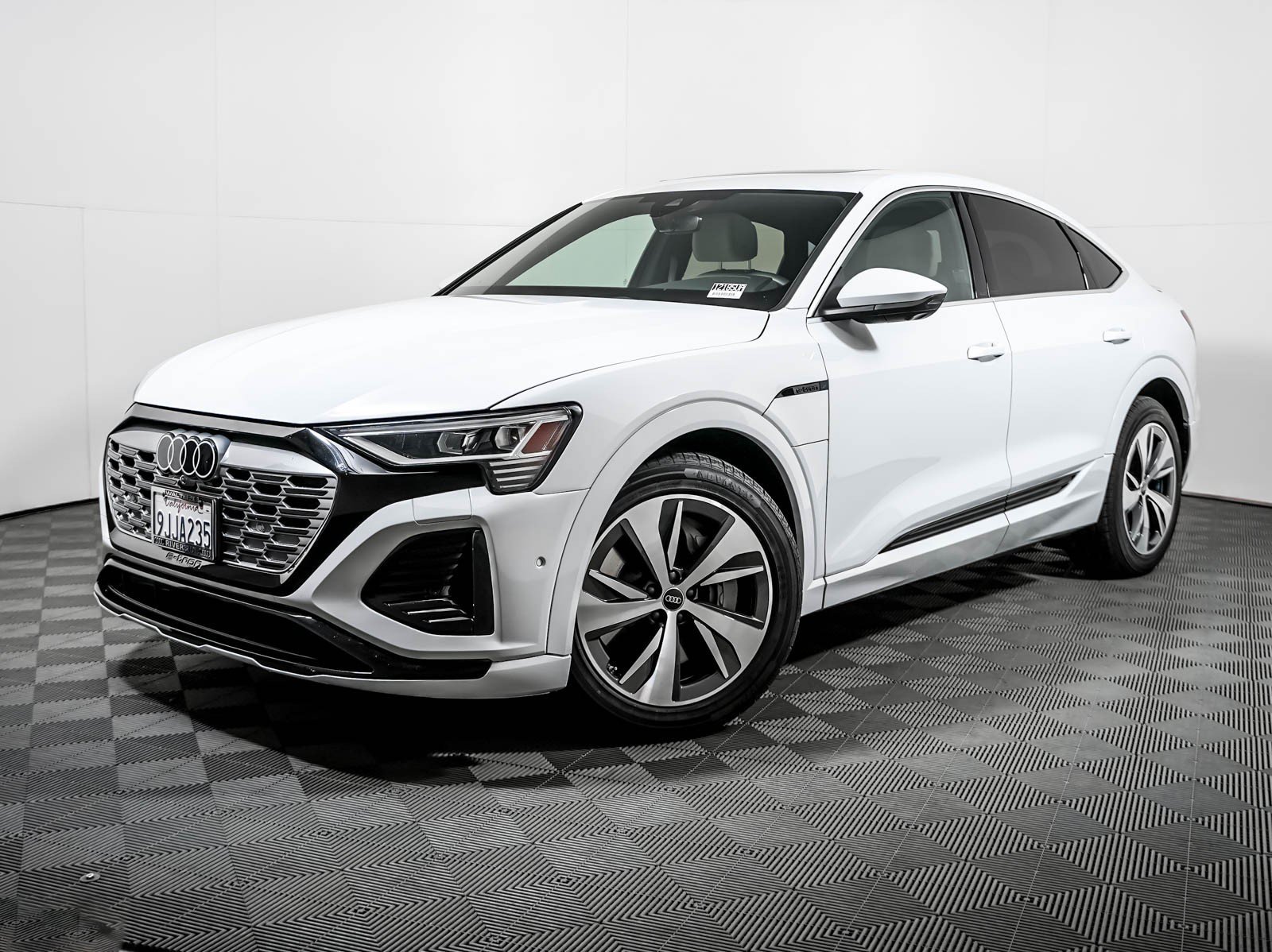 2024 Audi Q8 Sportback e-tron