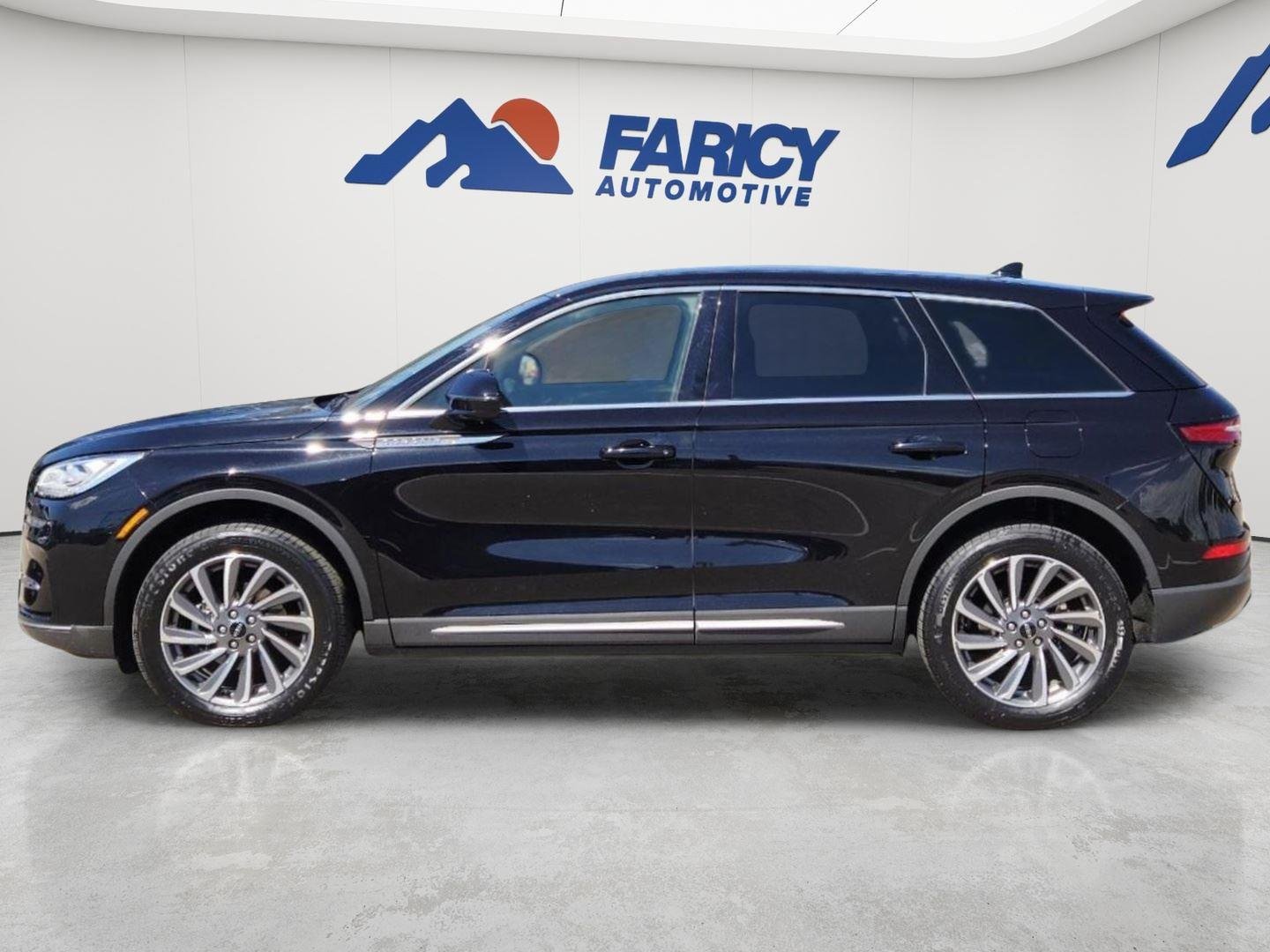 Used 2025 Infinite Black Metallic Lincoln Reserve image 2