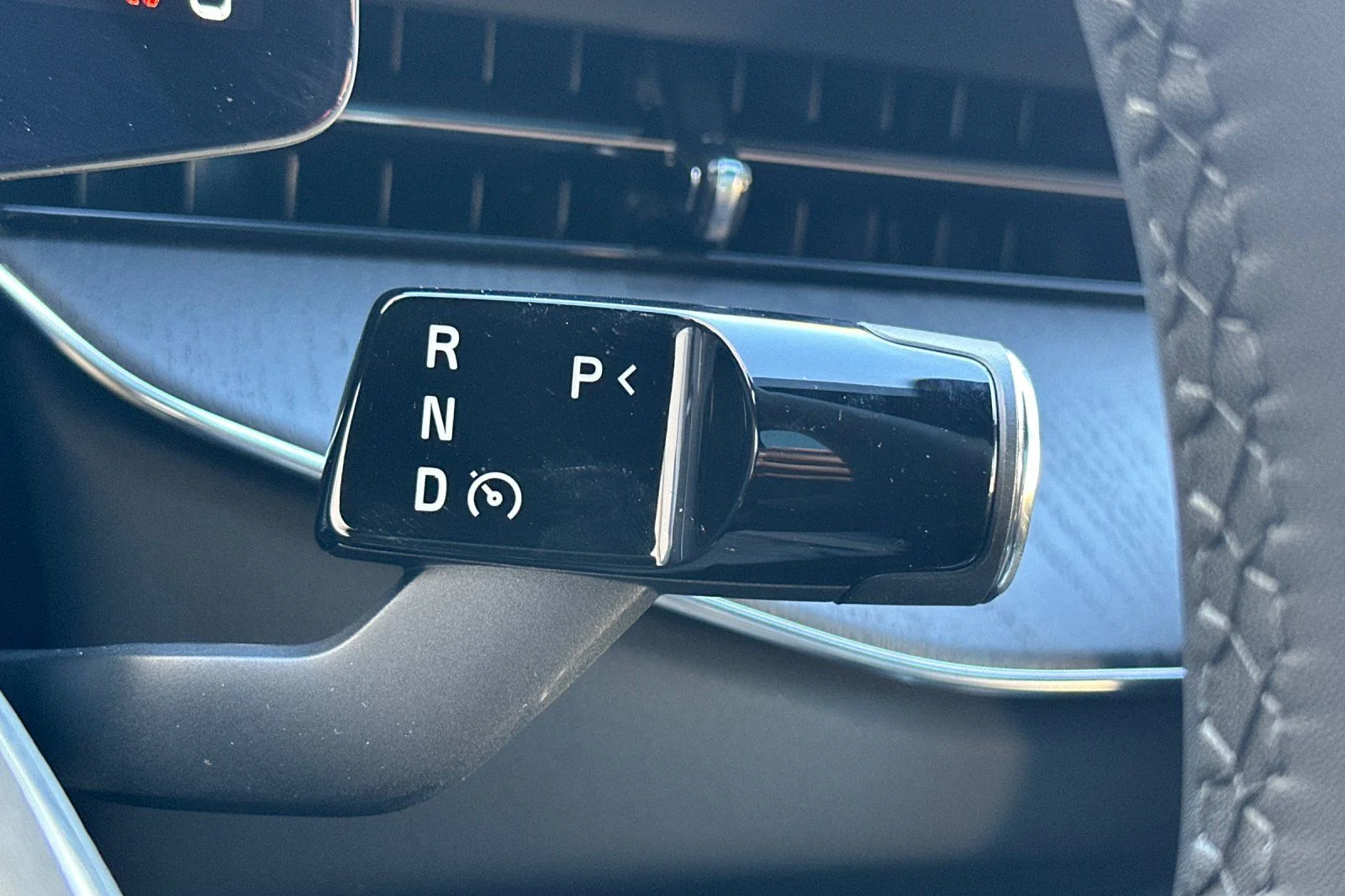 Used 2025  Polestar Long Range Dual Motor image 24