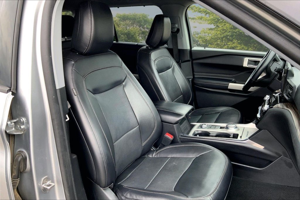 Used 2021 Silver Ford Limited image 28