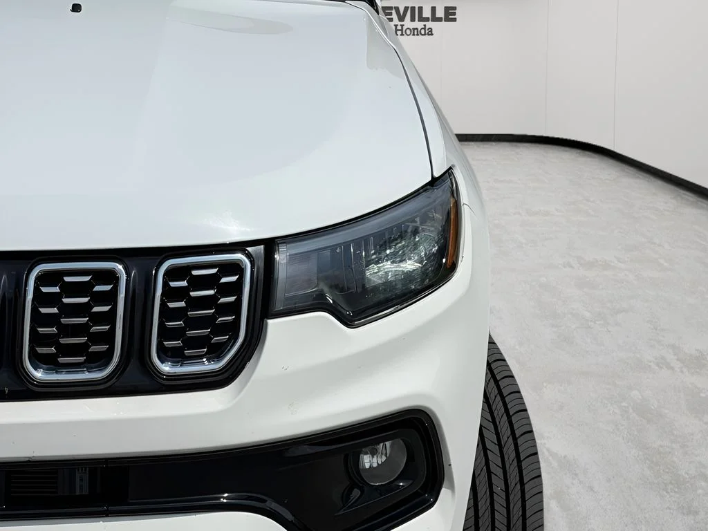Used 2024 Bright White Clearcoat Jeep Limited image 7
