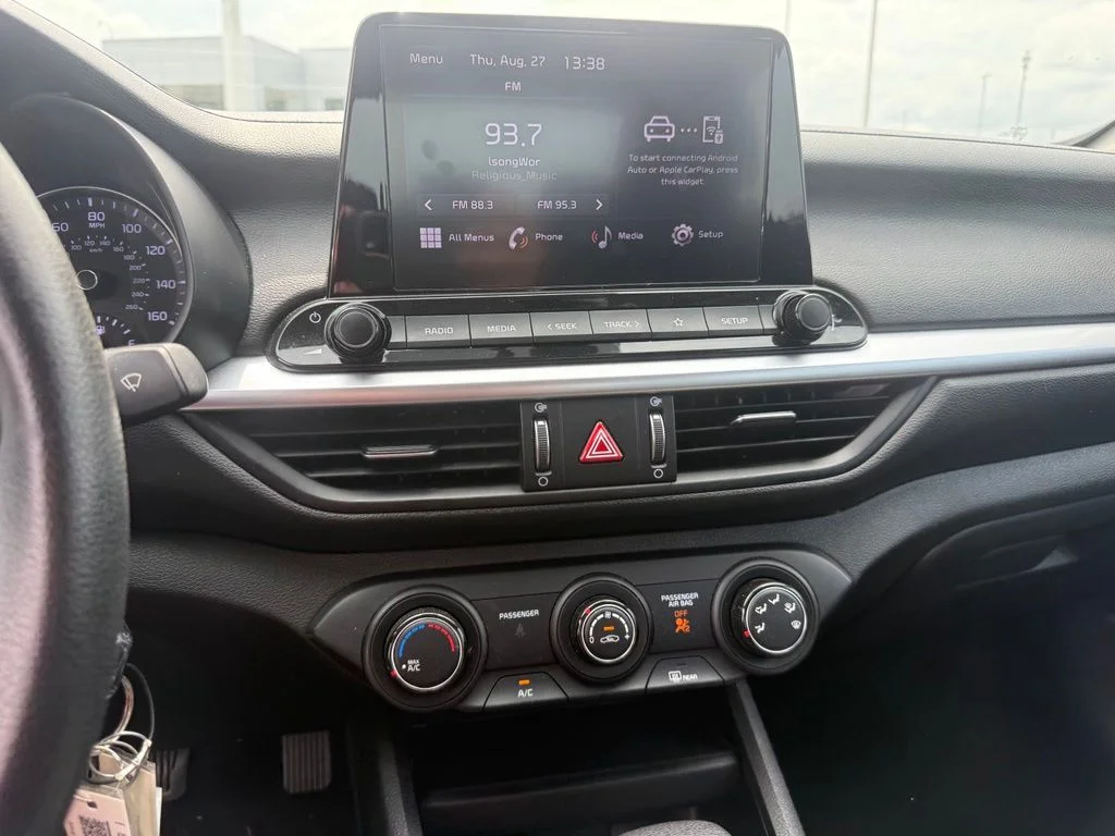 Used 2024 Gray Kia LXS image 9