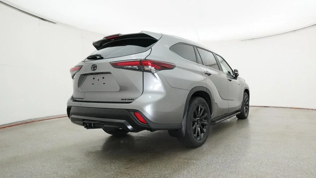 New 2026 Heavy Metal Toyota XLE image 21