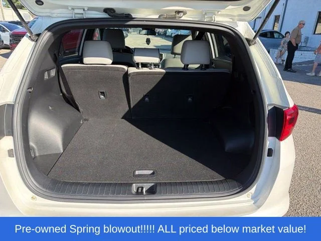 Used 2018 White Kia EX image 14