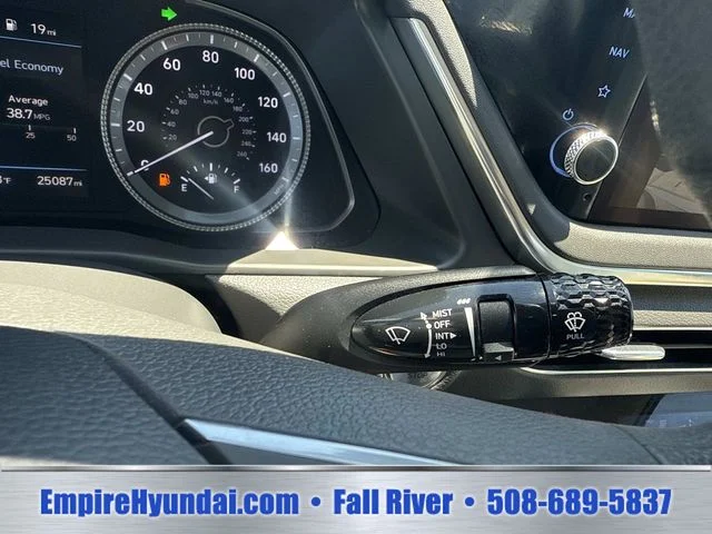 Used 2023 Silver Hyundai SEL image 30