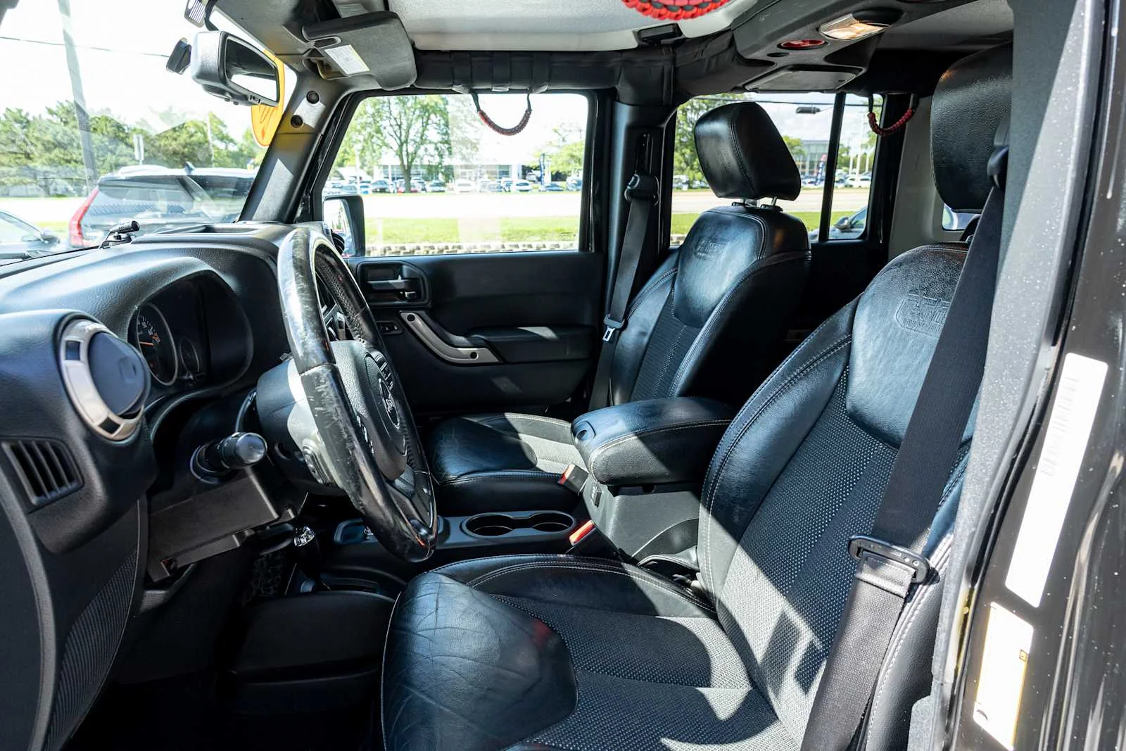 Used 2016 Black Clearcoat Jeep 75th Anniversary image 26