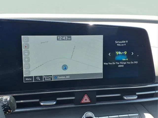 Used 2024  Hyundai SEL image 5