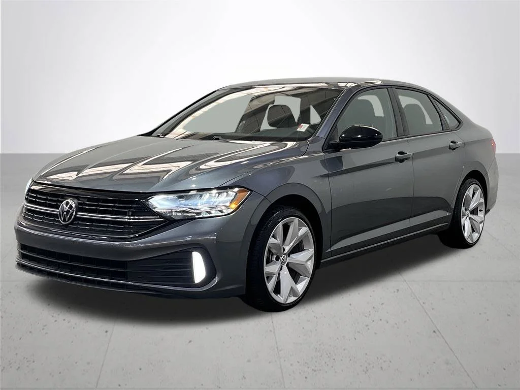 Used 2022 Gray Volkswagen 1.5T Sport image 2