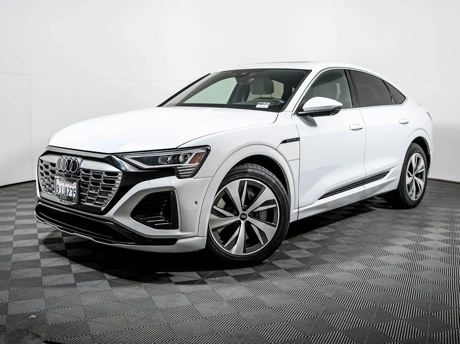 2024 Audi Q8 Sportback e-tron