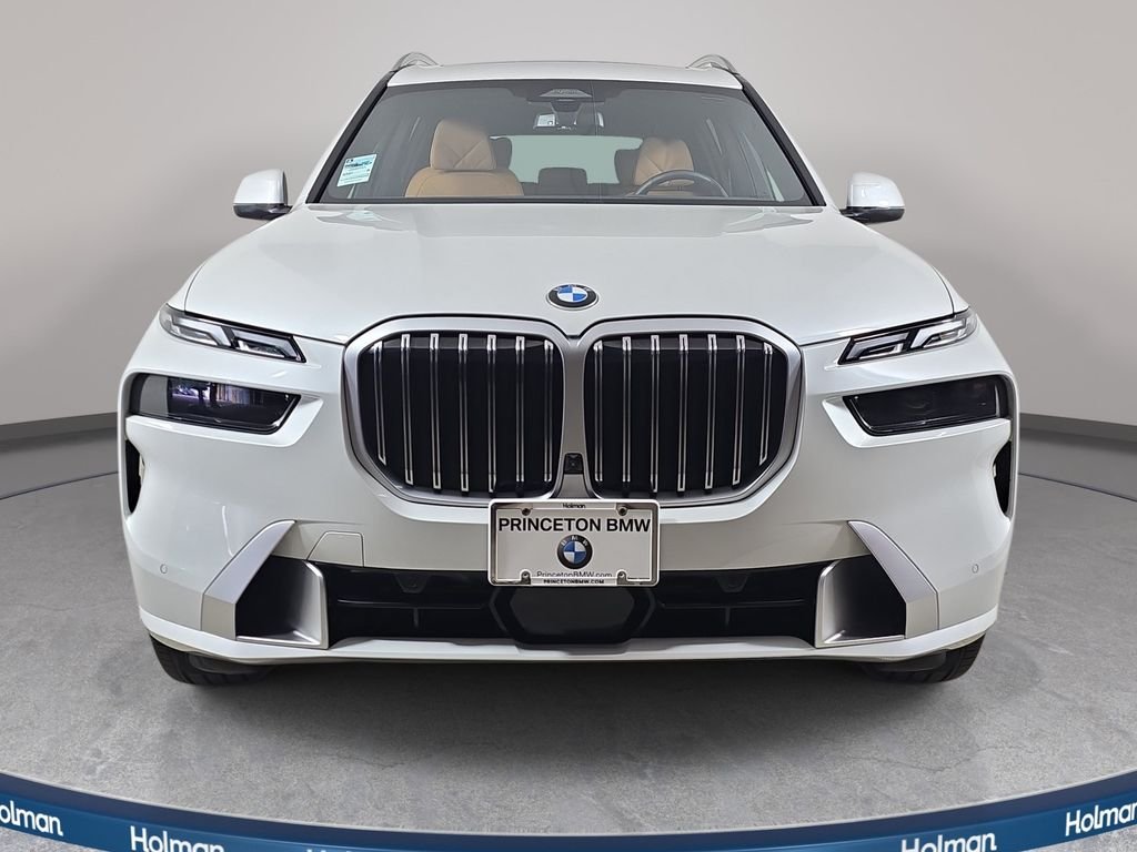 Used 2026 Mineral White Metallic BMW xDrive40i image 3