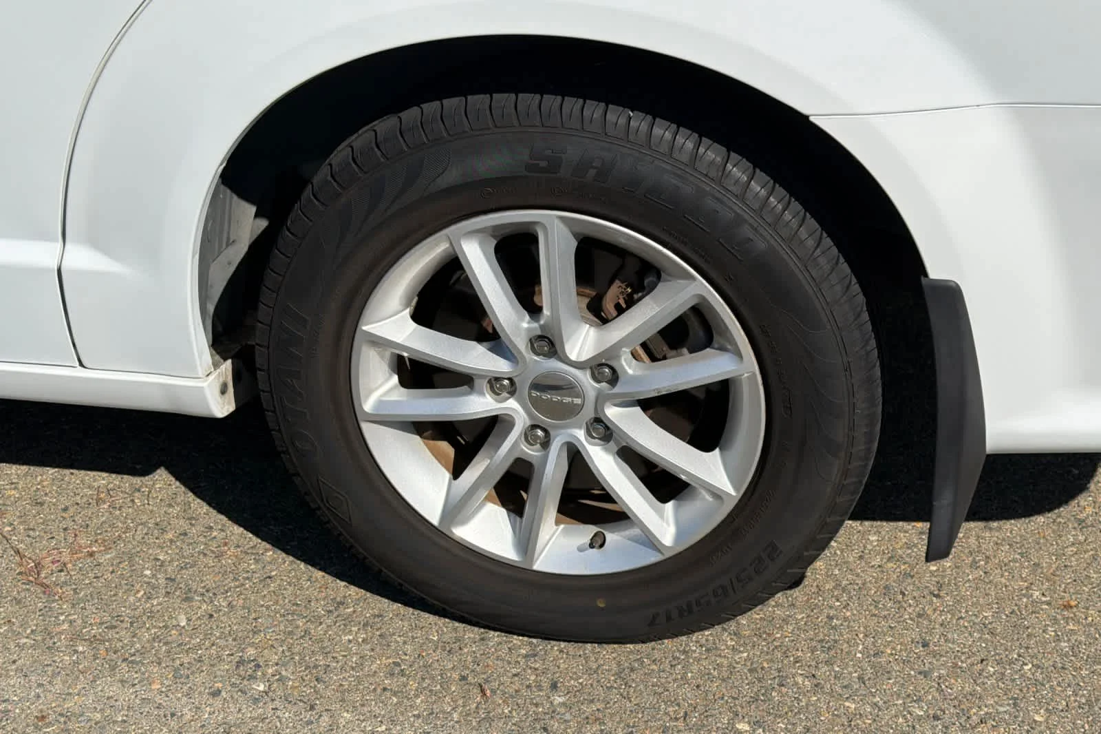 Used 2019 White Knuckle Clearcoat Dodge SXT image 18