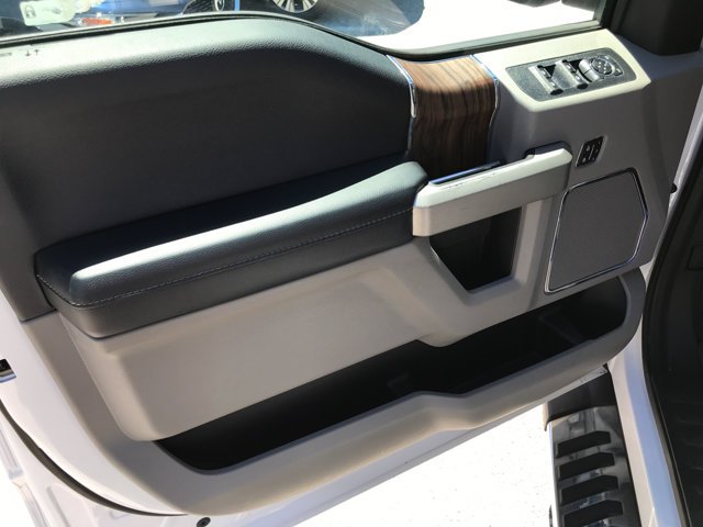 Used 2020 Oxford White Ford LARIAT image 15