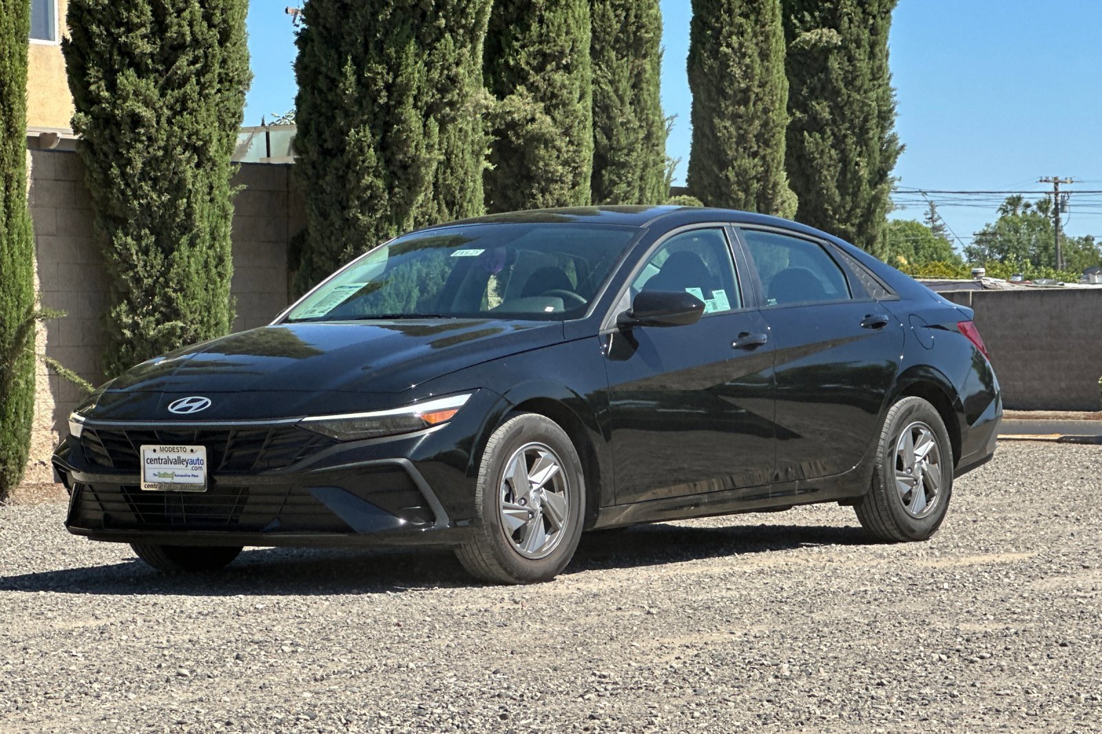 Certified Used 2025 Abyss Black Hyundai SE image 8